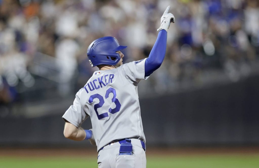 Kyle Tucker finally homers again as Dodgers seek more from corner outfielders