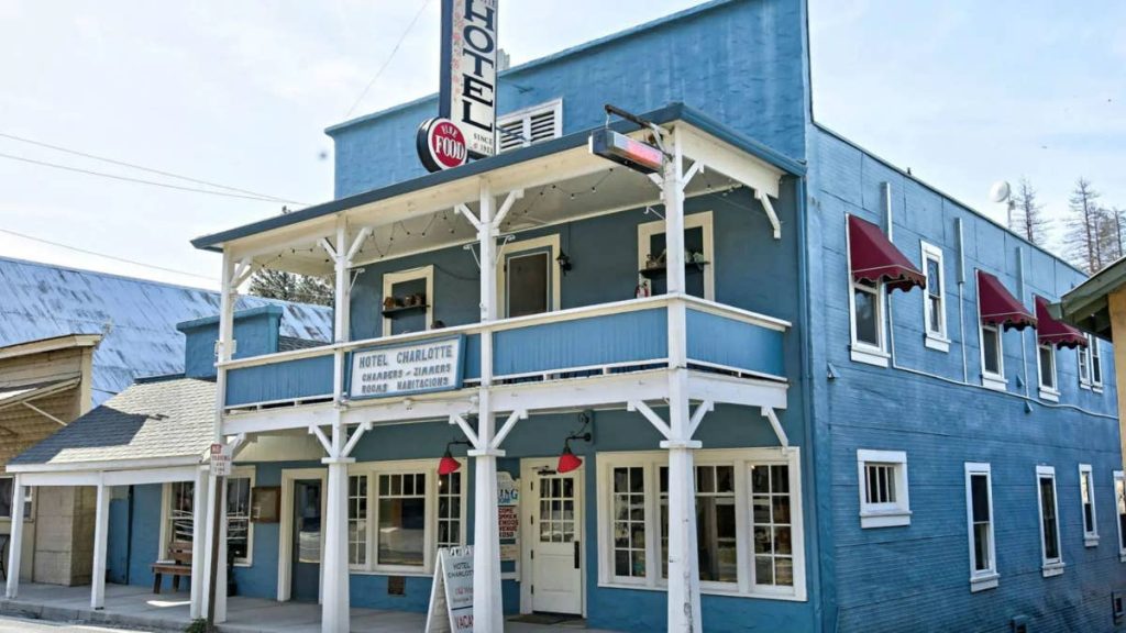Iconic hotel that serves as entry to national park files for Chapter 11 bankruptcy