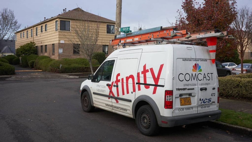 Comcast aims free offer at T-Mobile customers planning to switch