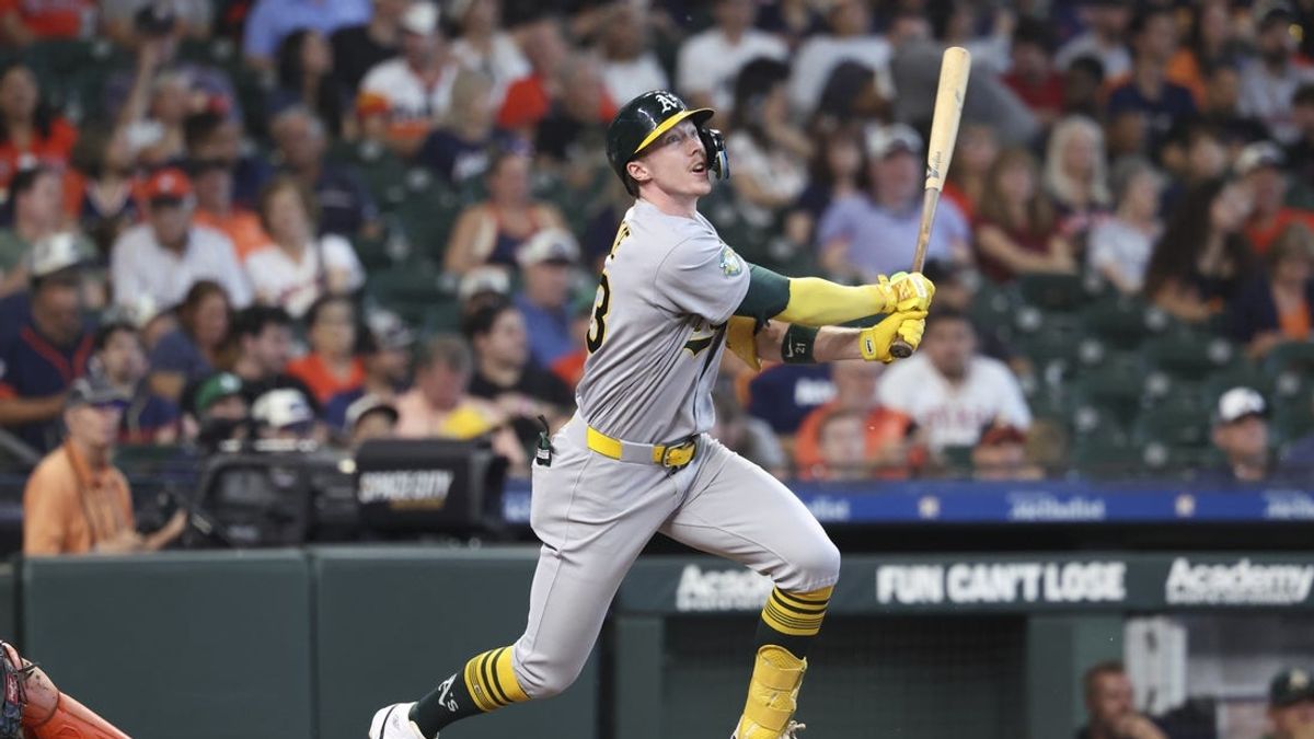 Athletics stage 7-run rally to sting Astros in rubber match