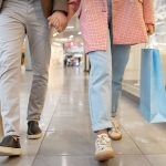 2 retail giants close 100s of stores and 1 faces bankruptcy risk