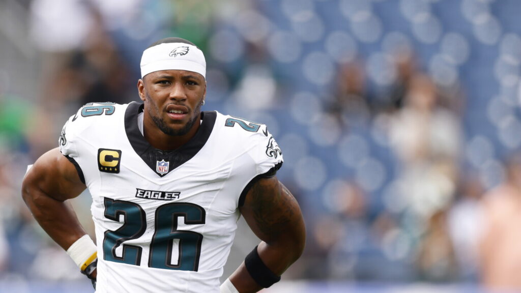 Eagles RB Saquon Barkley limited in Thursday's practice