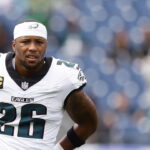 Eagles RB Saquon Barkley limited in Thursday's practice