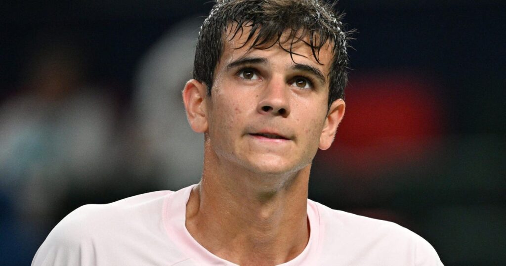 Rafael Jódar apologizes for swearing while talking to ball kid: ‘I’ll try not to do it again’