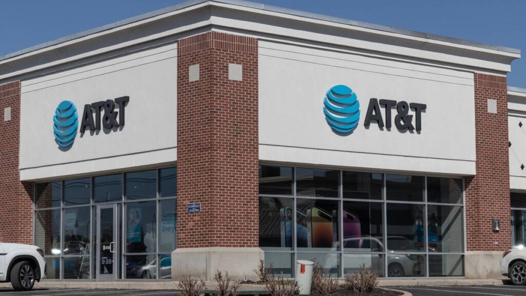 AT&T puts $3 billion behind expanding a key service for customers