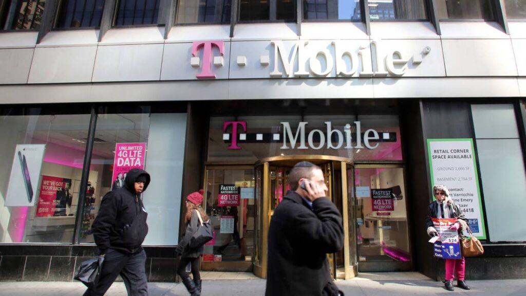 T-Mobile’s partnership with Starlink hits unexpected turbulence